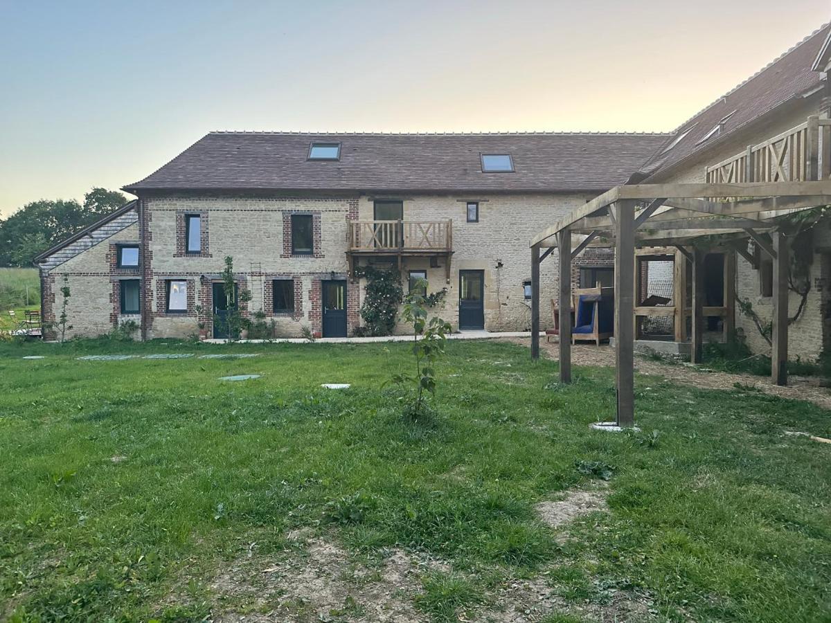 Gite Confortable Au Milieu Des Pres - La Ferme De Montigny Neauphe-Sur-Dive Exterior photo